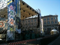 Eventi di piazza copertura e palco con illuminazione e audio per grandi eventi.JPG